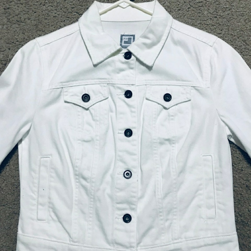 Women's JCPENNEY White denim jacket.